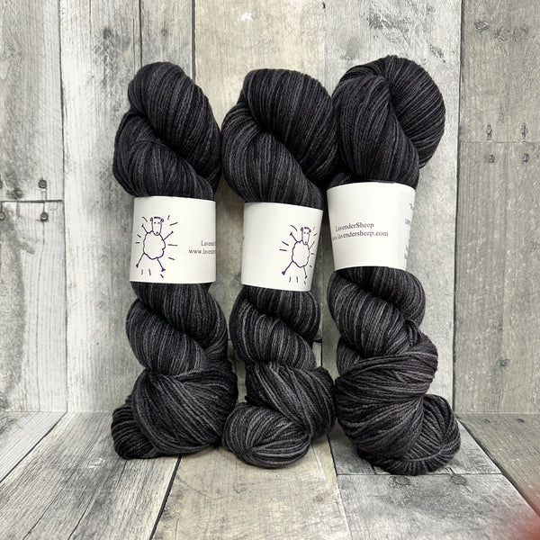 lavendersheep shaniko fingering raven storm - Knot Another Hat