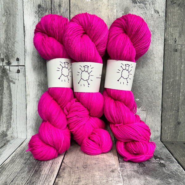 lavendersheep shaniko fingering cherry bomb - Knot Another Hat