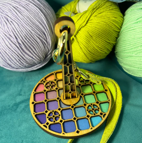 lemonwood mini-minder - floor models on sale grisaille - Knot Another Hat