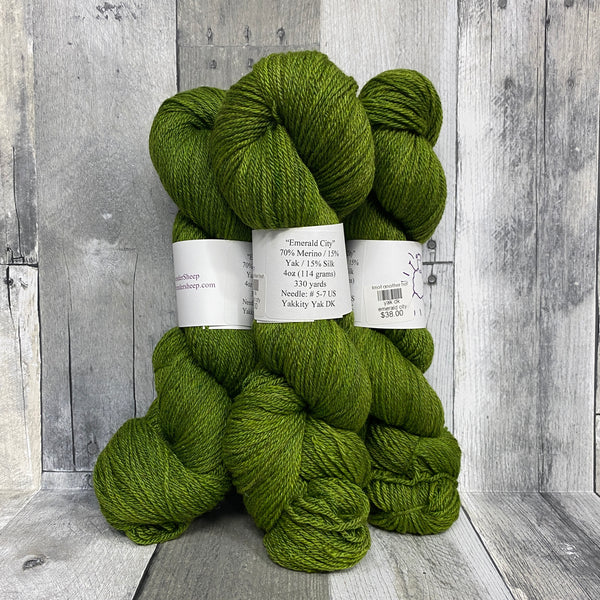 lavendersheep yakkity yak dk emerald city - Knot Another Hat