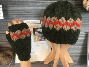 closeup image of 3-color patterned handknit hat and mitts