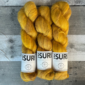 purltalk yes, suri! goldfinger - Knot Another Hat