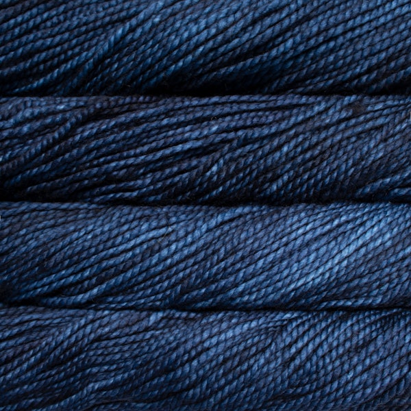 malabrigo vientos 150 azul profundo - Knot Another Hat