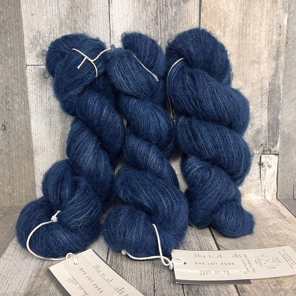 kinua fuzzy blue indigo - Knot Another Hat