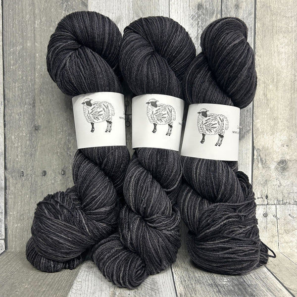 lavendersheep shaniko fingering raven storm - Knot Another Hat