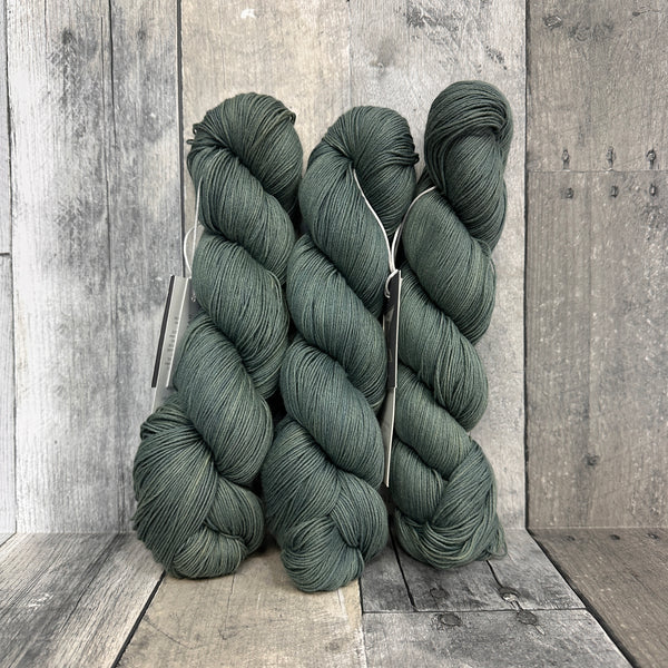 kinua organic cotton fingering teal - Knot Another Hat