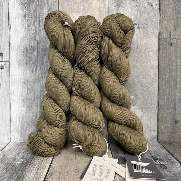 kinua organic cotton fingering pistachio - Knot Another Hat
