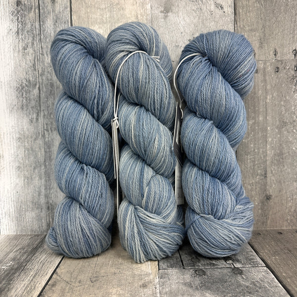 kinua luxury blend fingering blue sky - Knot Another Hat