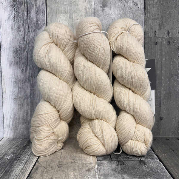 kinua luxury blend fingering milk - Knot Another Hat