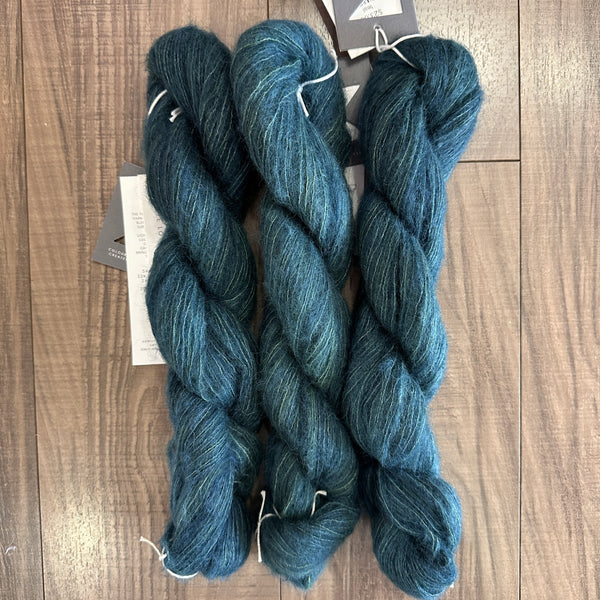 kinua fuzzy teal - Knot Another Hat