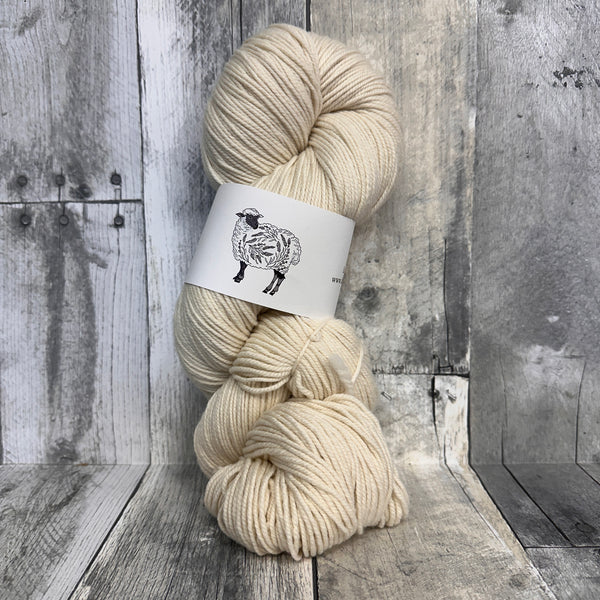 lavendersheep shaniko worsted 8oz