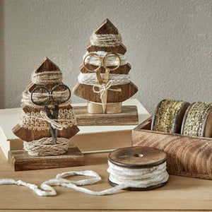 ribbon tree with scissors - Knot Another Hat